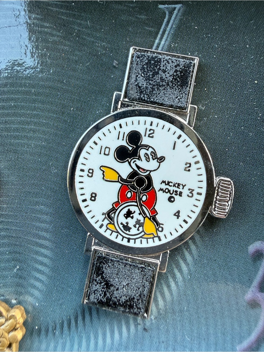 Disney Journey Through Time Mickey Blue and Yellow pin collection - Picture 3 of 9
